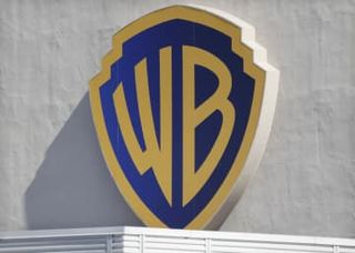 米ワーナー、全事業売却も検討　動画配信人気でCATV不振