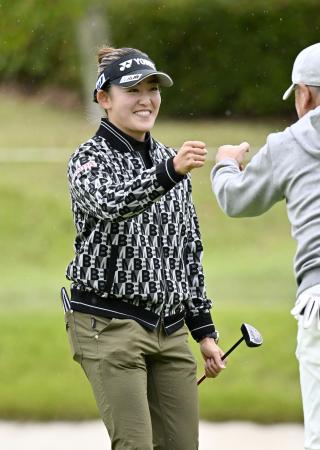 岩井姉妹、渋野がプロアマで調整　２３日から延田Ｇ女子ゴルフ