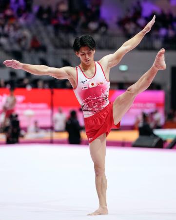 橋本大輝、世界体操３連覇　男子個人総合、岡は５位