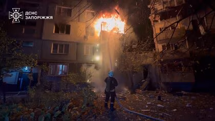 ロシア軍がウクライナのキーウなど12地域に攻撃 6人死亡22人負傷 ゼレンスキー氏は長距離兵器供与を改めて要求