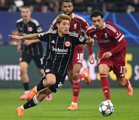 欧州ＣＬ、堂安は途中交代　板倉が復帰、南野も出場