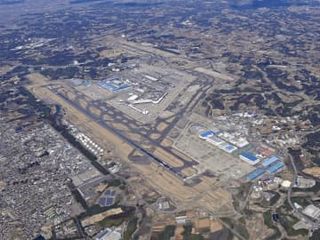 成田年間発着枠、34万回に拡大 訪日客急増を受け15年ぶり