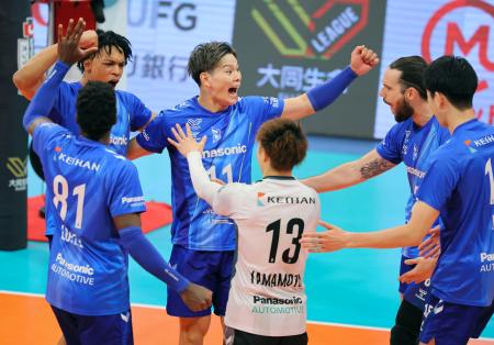 大阪Ｂがサントリー破る　バレーＳＶリーグ男子開幕