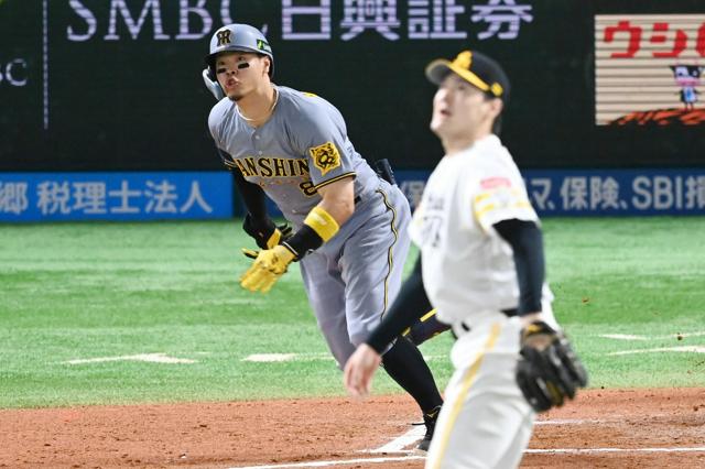 阪神が「鬼門」でソフトバンクに逆転勝ち　佐藤輝が決勝打　日本S