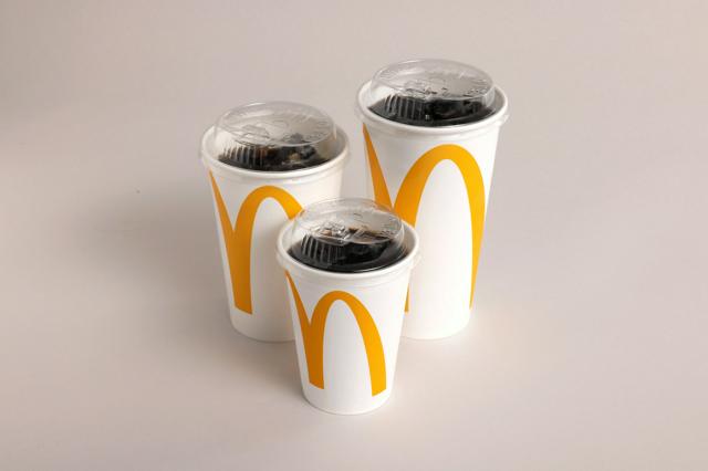 マクドナルド、紙ストロー終了へ　ゴクゴク飲めるフタに変更