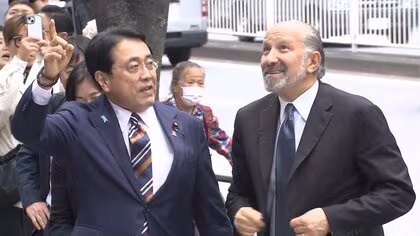 赤沢経産相“ラトちゃん”と歌舞伎座見学し2日連続ワーキングランチ　トランプ大統領来日前にアメリカ商務長官と関税で意見交換