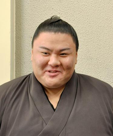改名の義ノ富士が意気込み 「番付とともに育てる」