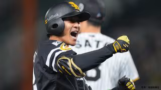 【ソフトバンク】逆転勝ちで日本S2連勝!柳町が決勝三塁打 山川は2戦連続2号同点ソロ モイネロ6回1失点 今宮が好捕で同点を防ぐ