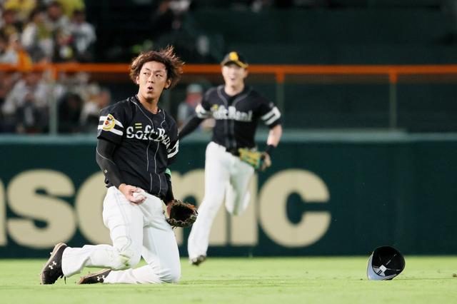 11年前のシリーズを知る34歳、今宮が美技でタカ救う 2勝1敗に