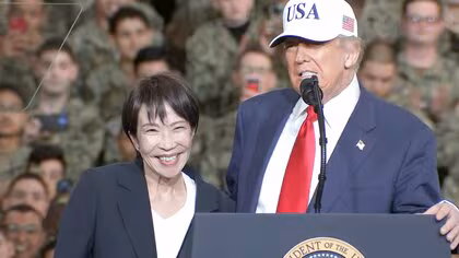 「高市首相は後継者」トランプ大統領が親密ぶりアピールし韓国へ 小泉防衛相は国防長官と初会談、“スカジャン姿”披露