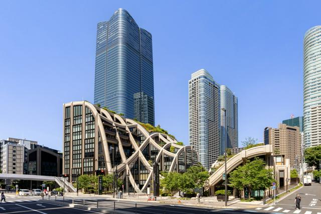 麻布台ヒルズ、開業2年でようやく「完成」 建設遅れたタワマン竣工