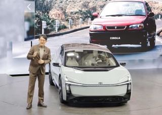 乗り物の祭典、未来描く　トヨタは新型カローラ