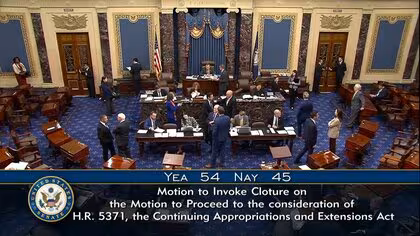 アメリカ政府閉鎖 長期化 アメリカ政府閉鎖28日目 航空便7000便に遅れ つなぎ予算13度目も否決