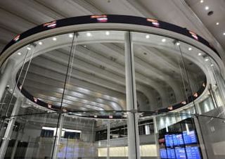 東証、一時最高値を更新　相場の過熱感警戒でもみ合い