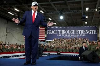 米中間選、トランプ氏対抗軸なし 民主党は分断、べったりの共和党