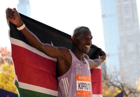 男女ともケニア勢が優勝　ニューヨークシティー・マラソン