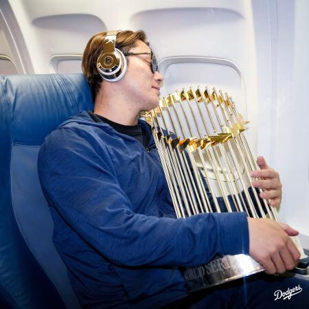 ドジャース、ロサンゼルスに移動　４日に優勝パレード開催