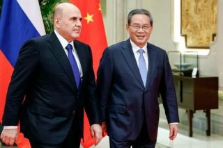 ロシア首相が訪中、関係強化図る　エネルギー協議へ