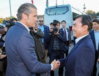 米韓国防相が板門店を視察　対北朝鮮の連携アピール