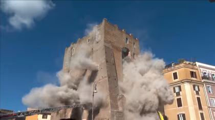 人気観光地「コロッセオ」近くで修復作業中の“中世の塔”が突然崩落…作業員の救出作業中にも2度目の崩落　1人重傷1人死亡　イタリア・ローマ