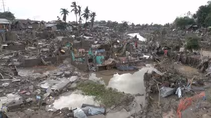 台風25号フィリピン上陸で66人死亡・26人行方不明…避難住民43万人以上　確認に向かった軍ヘリ墜落で6人死亡　セブ島も洪水で大きな被害