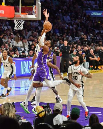 八村１５得点、レーカーズ５連勝　米プロバスケＮＢＡ