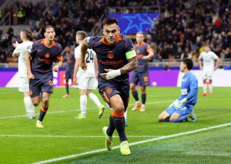 インテルが４戦全勝に　欧州ＣＬ、マンＣも勝つ