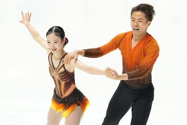 ペア長岡・森口組は自己ベスト更新　フィギュアスケートNHK杯開幕