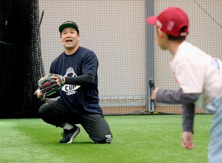 田中将大、仙台で野球教室　子どもたちが２００勝祝福