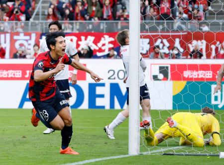 首位鹿島が勝つ、次節にも優勝　横浜ＦＣ、９日降格決定も