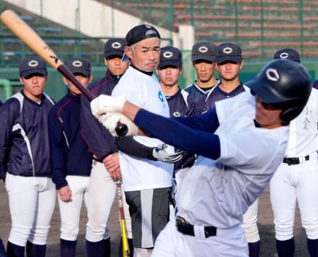 イチローさん、新潟で指導　思い出の球場でも