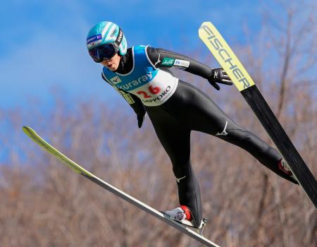 伊藤有希が３連覇、高梨沙羅３位　全日本ジャンプＮＨ