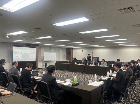 介護福祉士の経過措置、延長是非の結論出さず　厚労省専門委