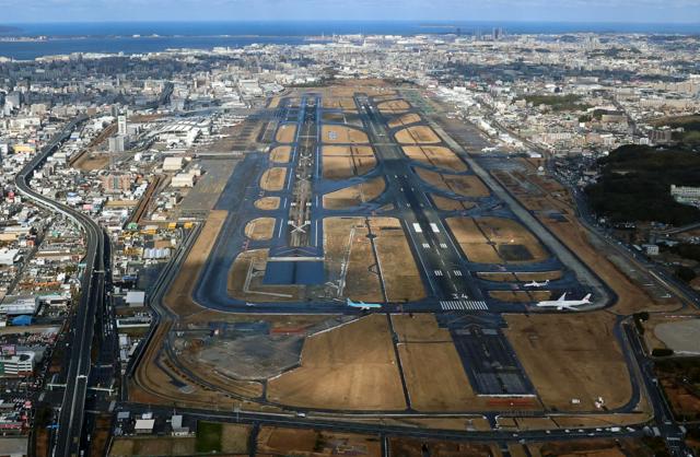 混雑の福岡空港発着数、1時間に5回増検討を国に要請　検討委初会合