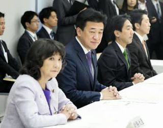 国家公務員給与の増額決定　34年ぶり3％超、首相らは削減