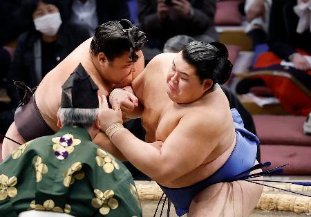 大の里、「鬼門の４日目」突破　６場所で５度敗北
