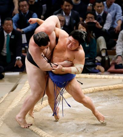 藤ノ川に「私もファン」と理事長　真っ向勝負で魅了、飲みっぷりも