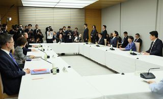 高市首相、植田日銀総裁に「定期報告」要請＝諮問会議で初顔合わせ