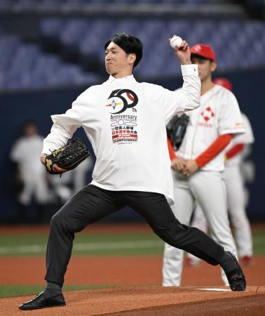 残留の近本が社会人野球で始球式　球場内から「ありがとう」