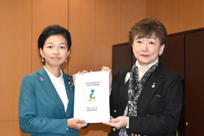 小学校給食無償化　「何も着手できない」　制度設計見えず首長が苦言