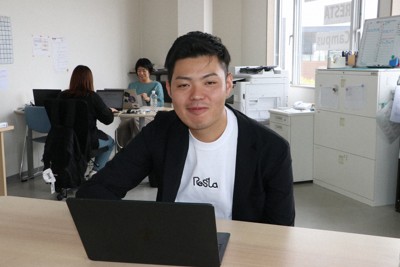 左半身まひの26歳起業家、福島で挑む　地方の障害者の就労支える