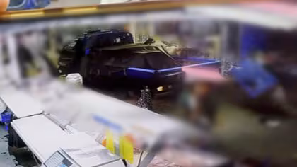 「2人倒れ血まみれになって」市場に暴走トラックが突っ込む瞬間映像…ソウル近郊で20人死傷、60代運転手の身柄拘束