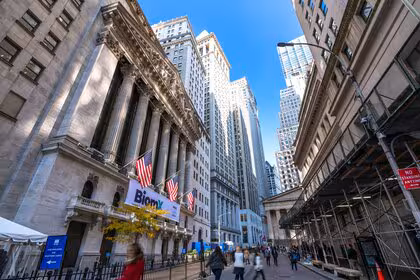 NY株は大幅反落797ドル60セント安　利下げ観測の後退が重荷に