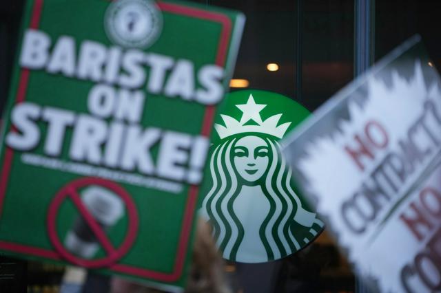 米スタバのバリスタ1千人ストライキ　「最も忙しい日」に40都市で