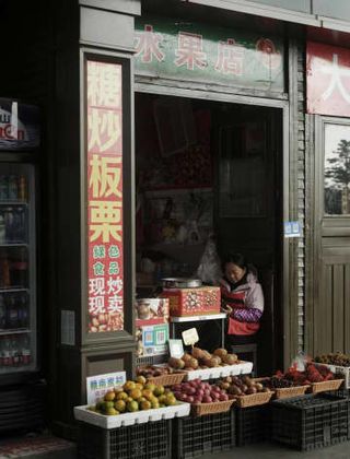 中国の消費が鈍化、2.9％増　10月、政策の効果に息切れ感