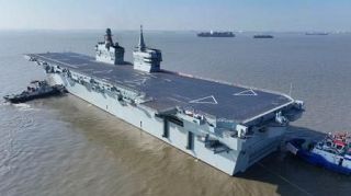 中国の新型揚陸艦が試験航行　台湾統一にらみ海軍力増強