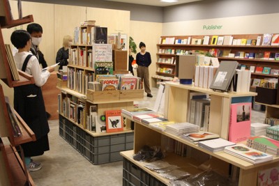 個性的な本、陳列にこだわり　愛好家が作る新形態の書店、広島に開店