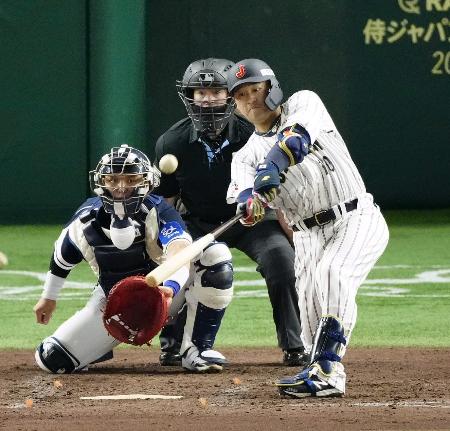 日本１１得点、韓国に大勝　野球強化試合第１戦