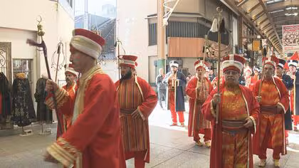 日本とトルコの友好関係135周年を記念した音楽祭 トルコの楽団が伝統的な楽器を使った軍歌など披露