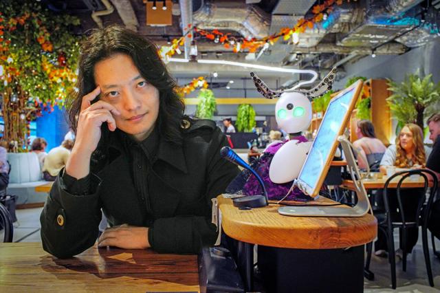 AIで人は幸せなのか　「コミュ力なし」研究者が行き着いた分身ロボ